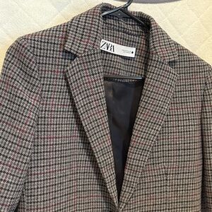 Zara Women’s Houndstooth wool blend blazer with elbow patch